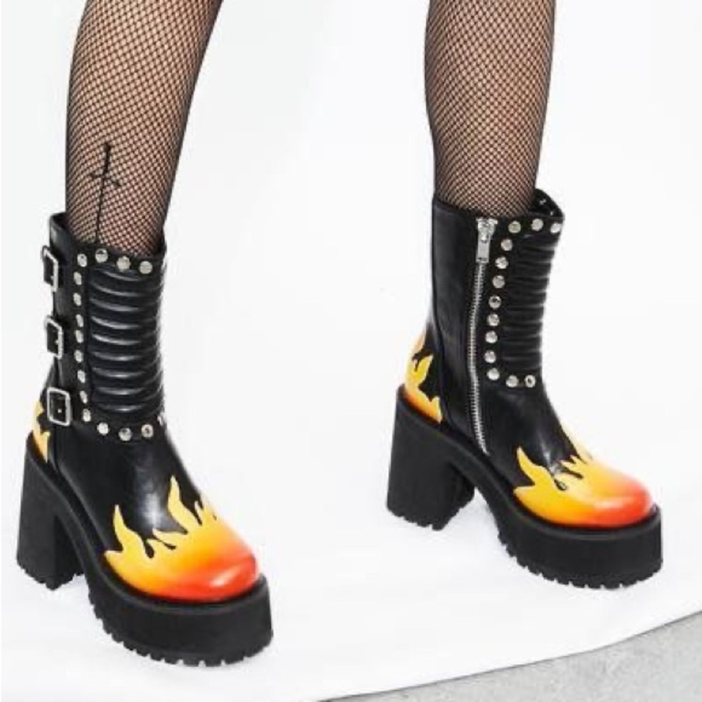 Current Mood • Flame Platform With Adjustable Buckles • 6M